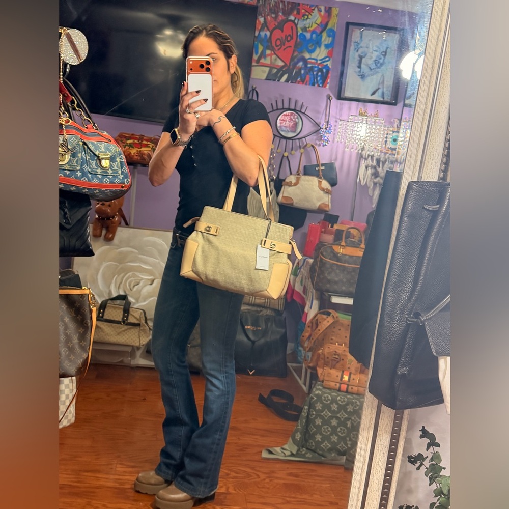 NWT salvatore ferragamo tote. - Picture 13 of 15